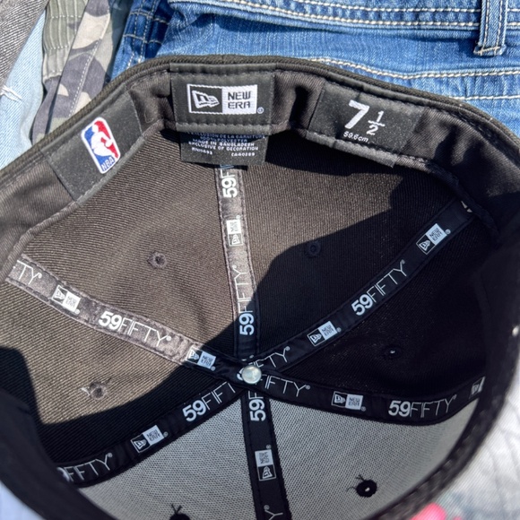 Toronto Raptors hat - Picture 4 of 4